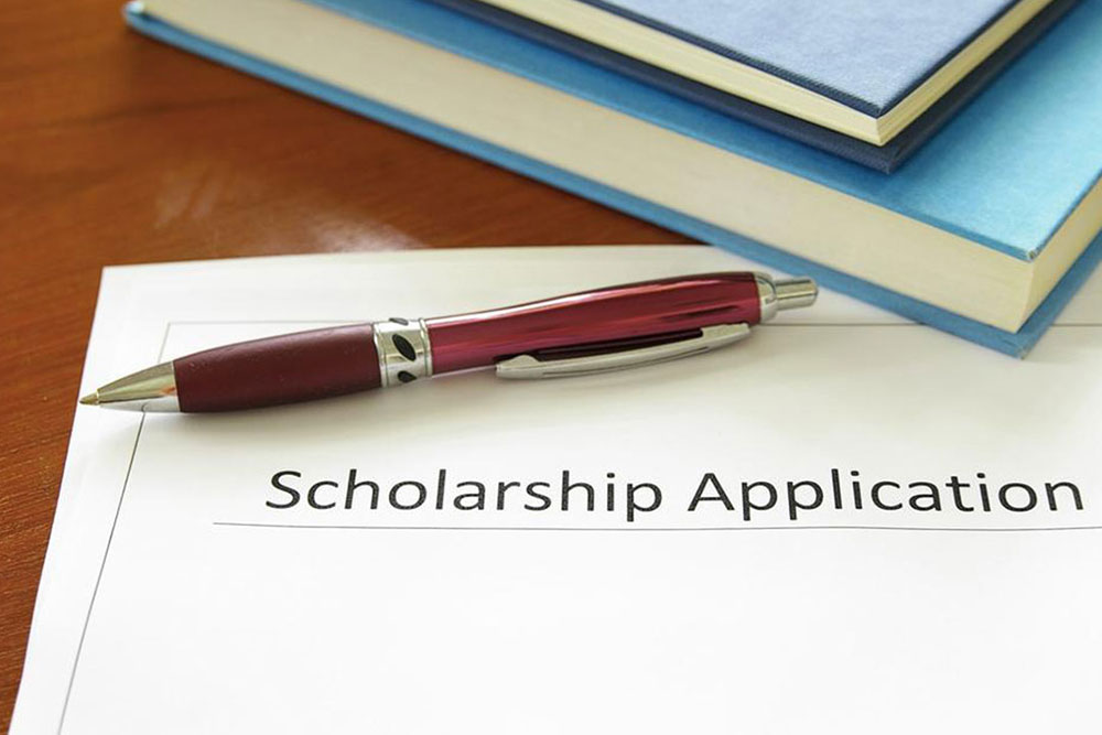 Free grants and scholarships for college education